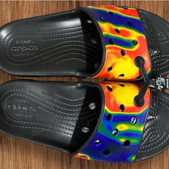 CROCS Classic Tie Dye Slides Sandals for Men Size 8 or Women Size 10. - Picture 7 of 8